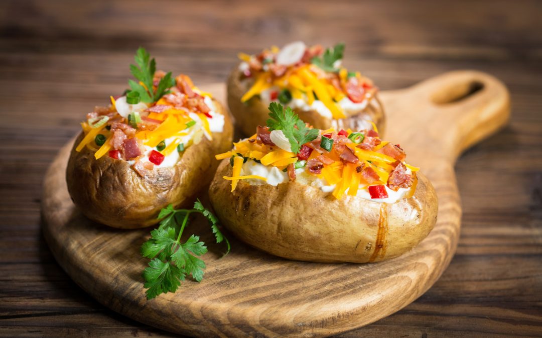 Pommes de terre au four au bacon et fromage